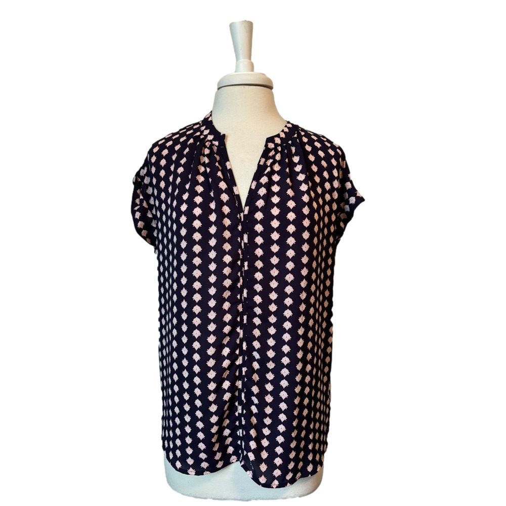 Pleione Women's M Classic Chic Career Navy & Pink V Neck Cap Sleeve Hi-Lo Blouse